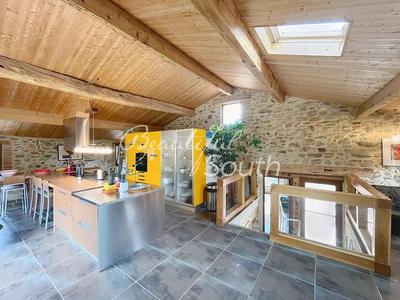 Mas - 385 m² - 10 pièces