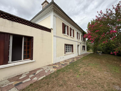 Maison - 512 m² - 11 pièces