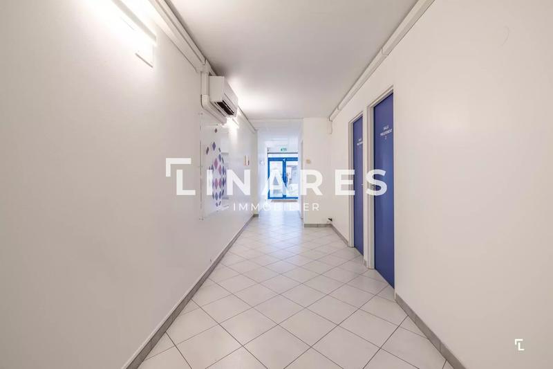 Bureau - 214 m² - 6 pièces