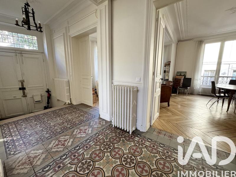 Maison - 257 m² - 11 pièces