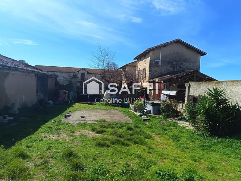 Maison - 3 000 m² - 10 pièces