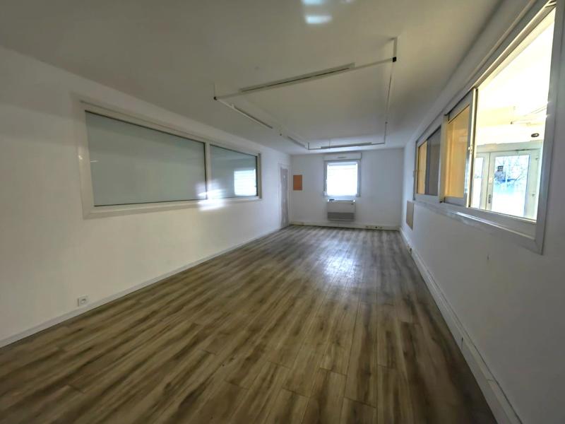 Bureau - 69 m² - 2 pièces