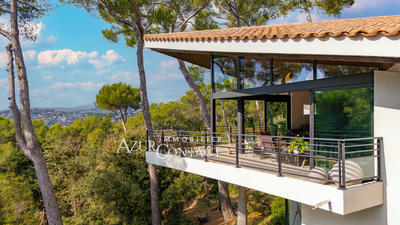 Villa - 245 m² - 6 pièces