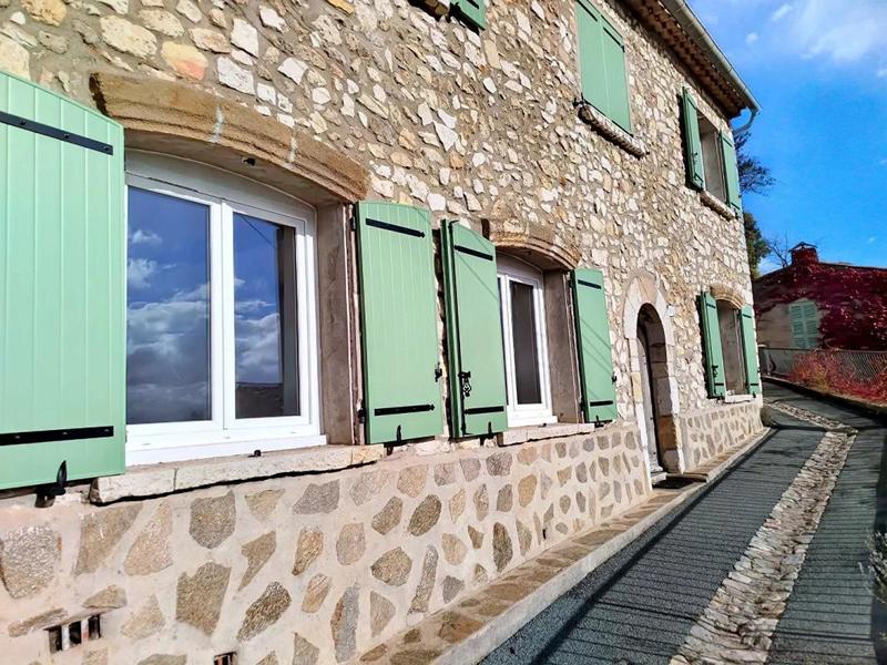 Maison - 92 m² - 4 pièces