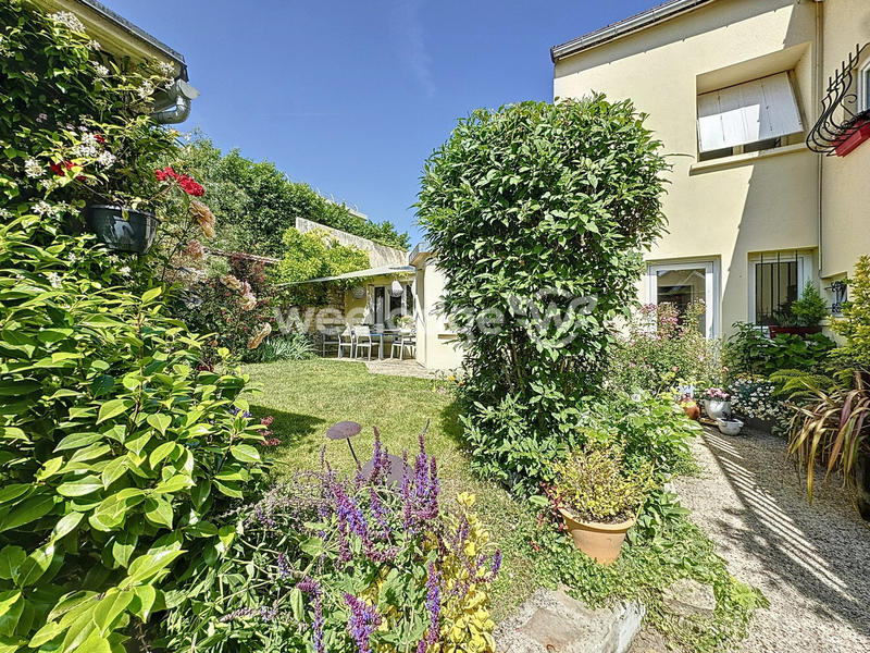 Maison - 143 m² - 8 pièces