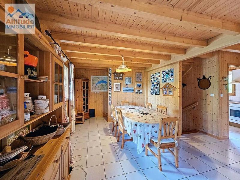 Maison - 143 m² - 8 pièces