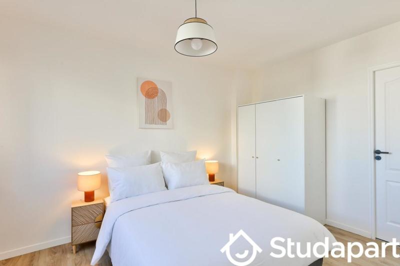 Chambre - 11 m² - 1 pièce