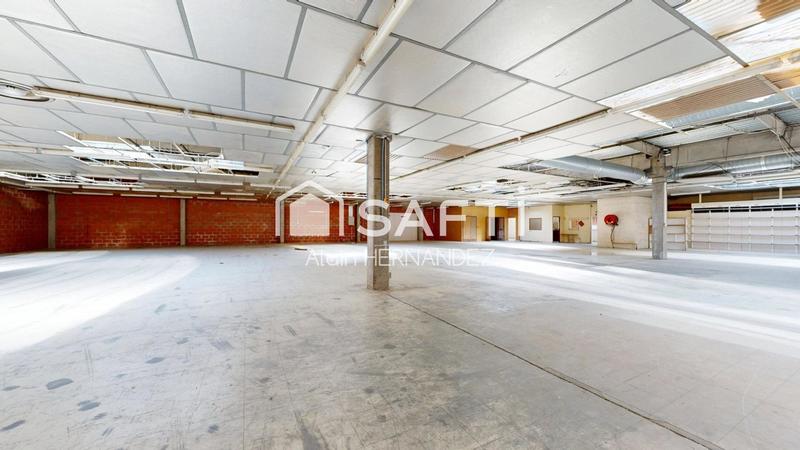 Local commercial - 1 121 m² - 2 pièces