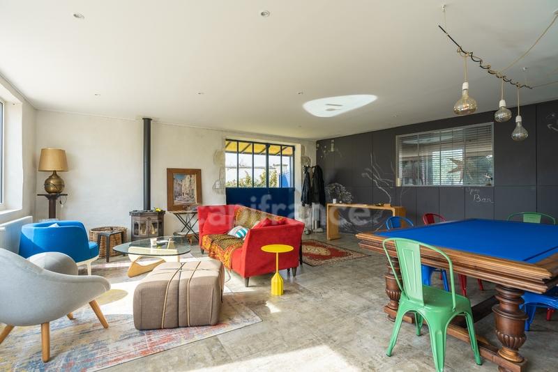 Maison - 267 m² - 8 pièces