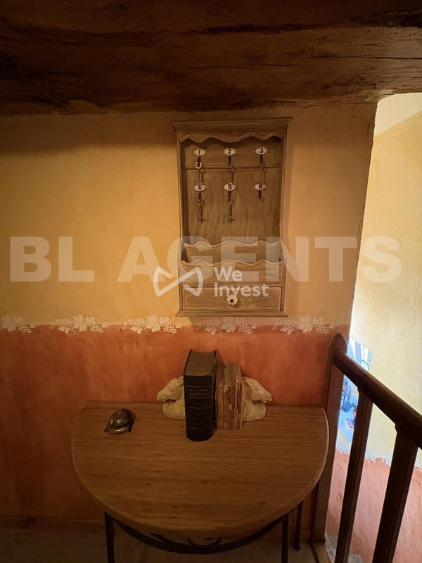 Maison - 235 m² - 9 pièces