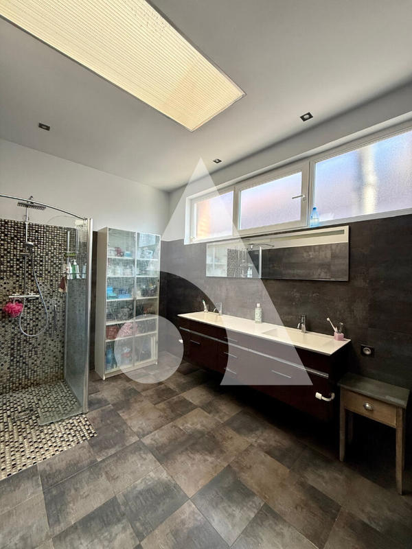 Appartement - 202 m² - 5 pièces