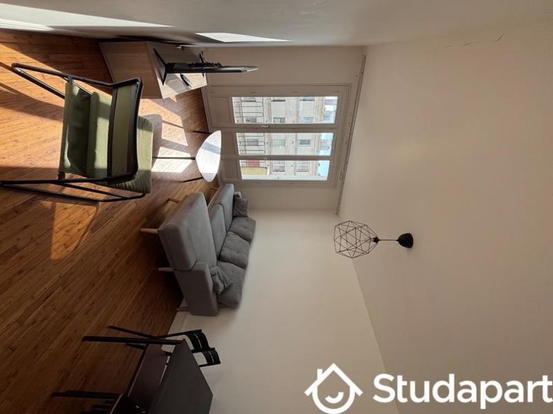 Chambre - 10 m² - 1 pièce