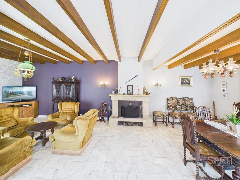 Maison - 211 m² - 8 pièces