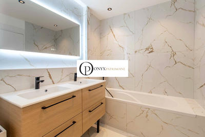 Appartement - 95 m² - 4 pièces