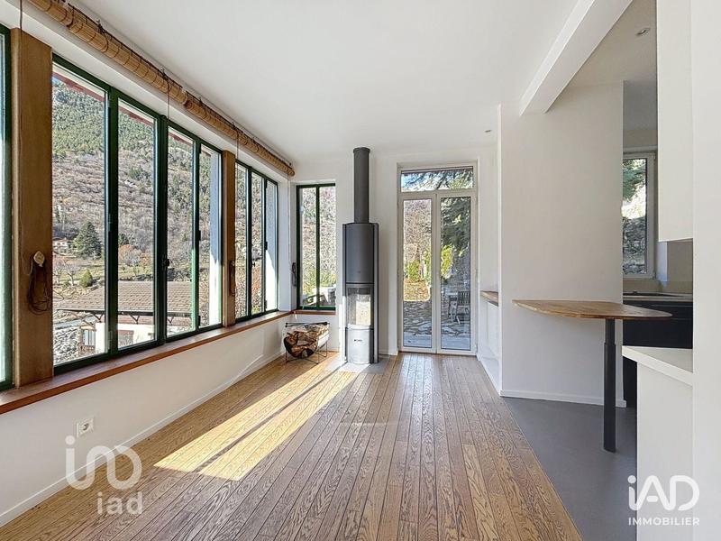 Maison - 167 m² - 6 pièces