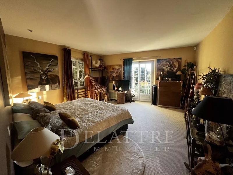 Villa - 259 m² - 5 pièces