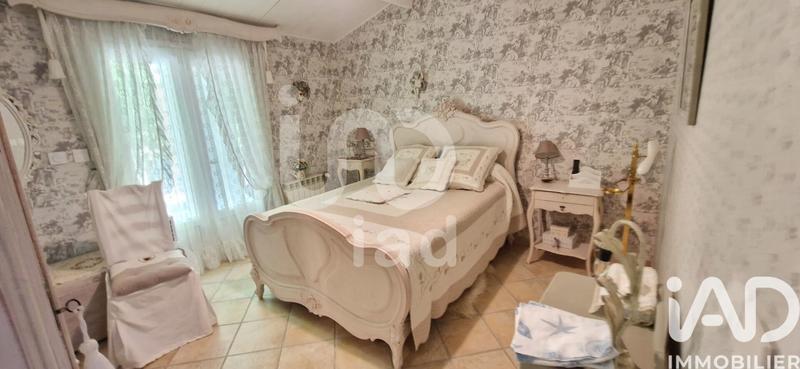 Maison - 205 m² - 6 pièces