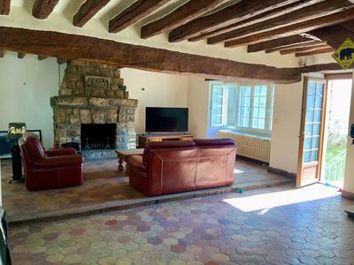 Maison - 240 m² - 9 pièces