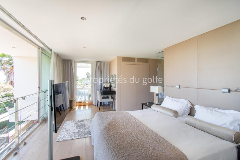 Maison - 305 m² - 7 pièces