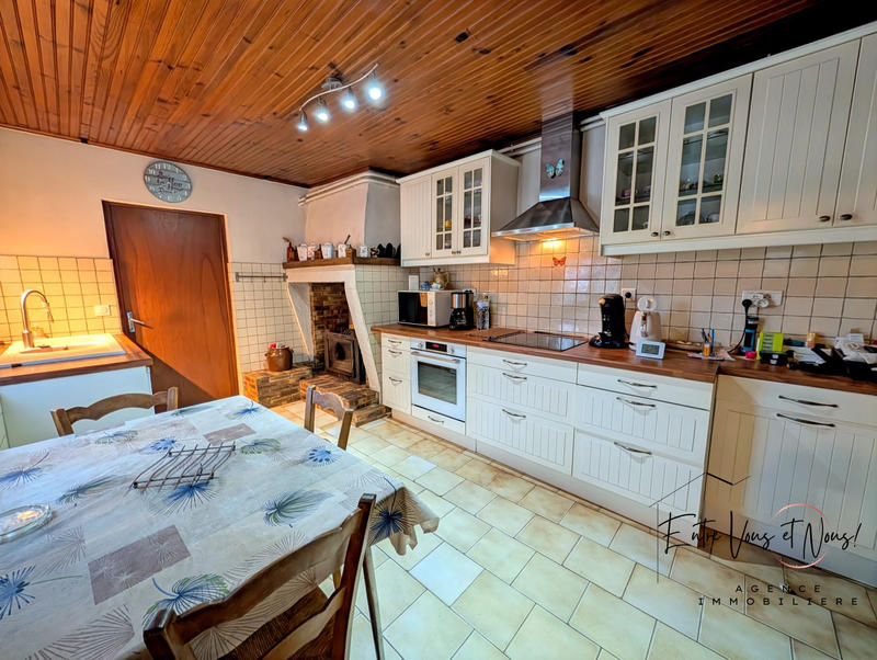 Maison - 220 m² - 6 pièces