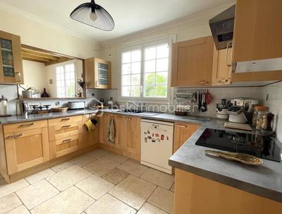 Maison - 170 m² - 8 pièces