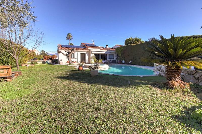 Propriété - 158 m² - 6 pièces