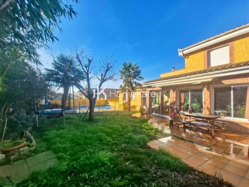 Maison - 190 m² - 8 pièces