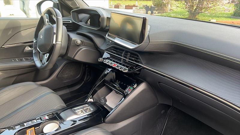 Peugeot 2008 136 50kWh Gt - Automatique