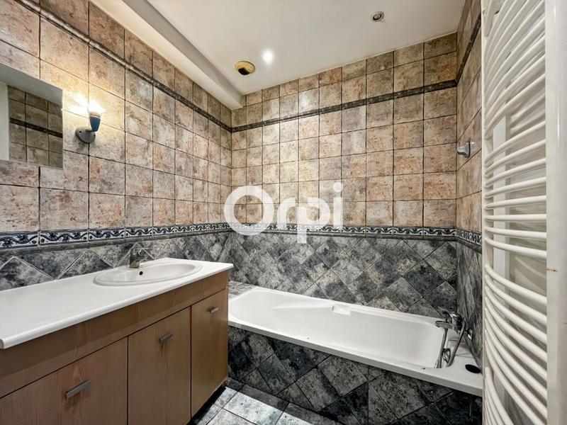 Appartement - 80 m² - 4 pièces