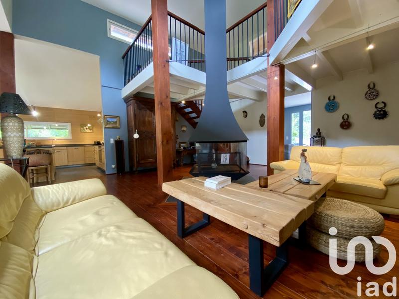 Maison - 245 m² - 7 pièces