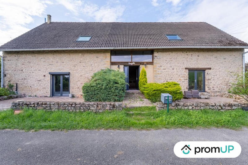 Maison traditionnelle - 177 m² - 4 pièces