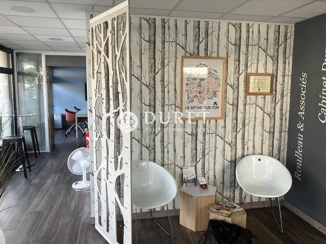 Bureau - 96 m² - 7 pièces