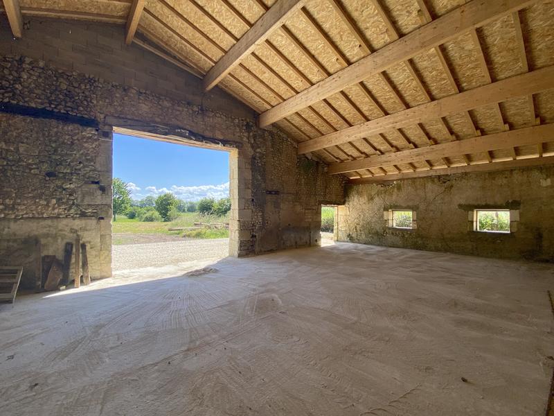 Maison - 276 m² - 9 pièces