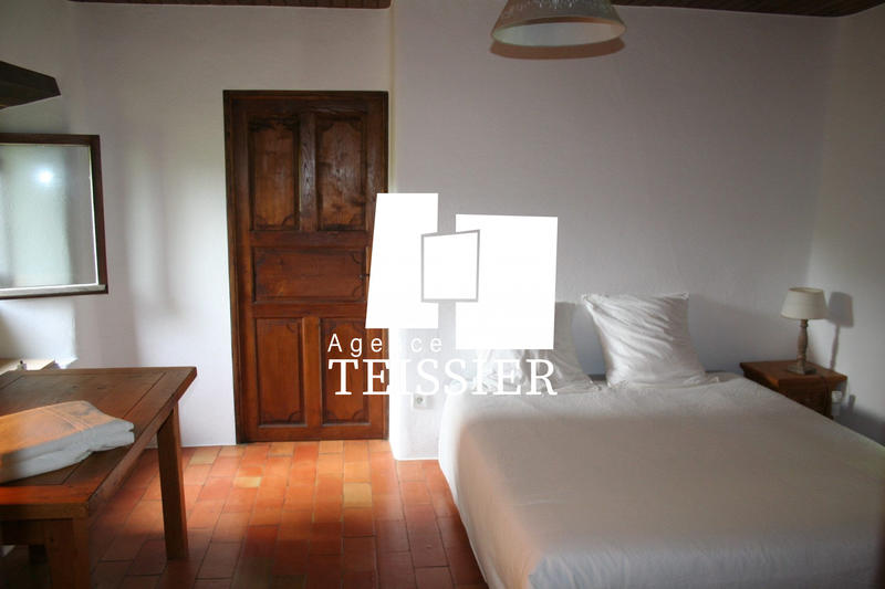 Maison - 204 m² - 8 pièces