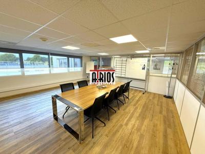 Bureau - 246 m²