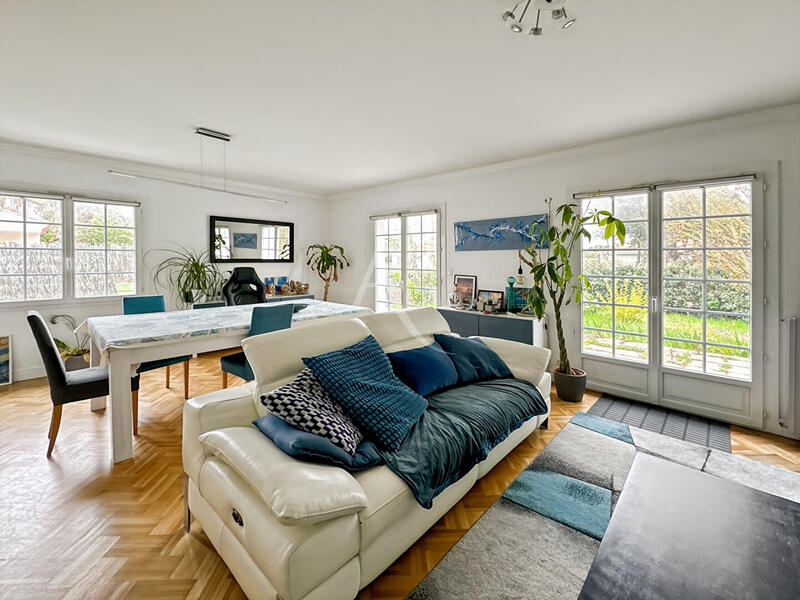 Maison - 196 m² - 6 pièces