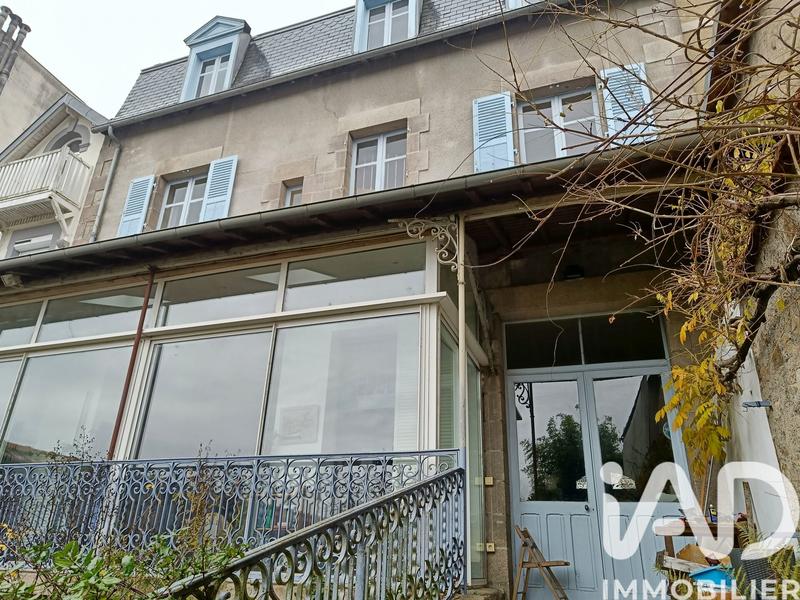Maison de ville - 239 m² - 9 pièces