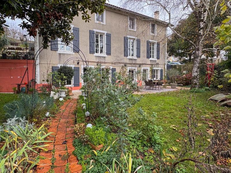 Maison bourgeoise - 177 m² - 7 pièces