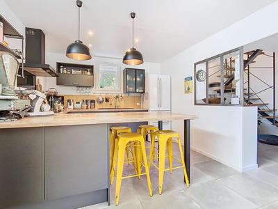 Maison - 111 m² - 5 pièces