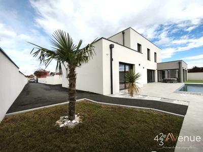 Maison - 229 m² - 5 pièces