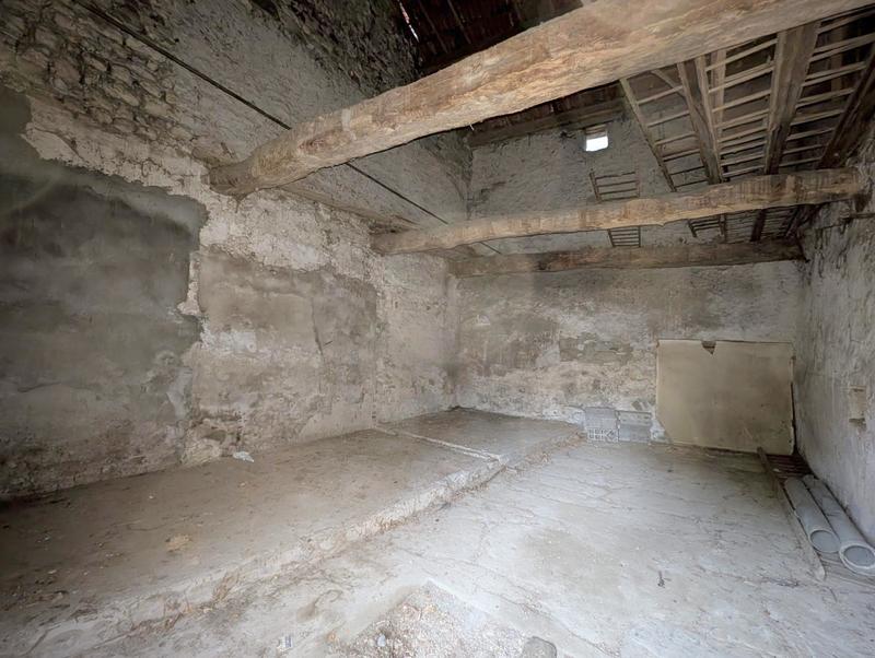 Maison ancienne - 200 m² - 3 pièces