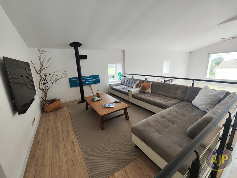 Maison - 263 m² - 8 pièces