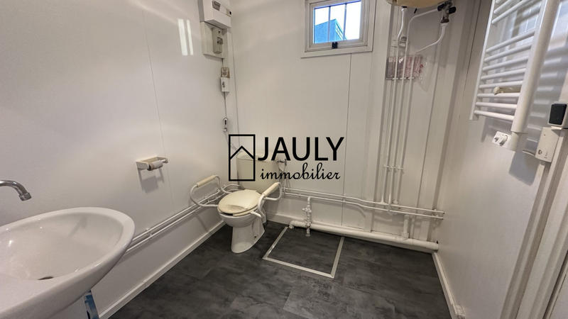 Local commercial - 84 m² - 1 pièce