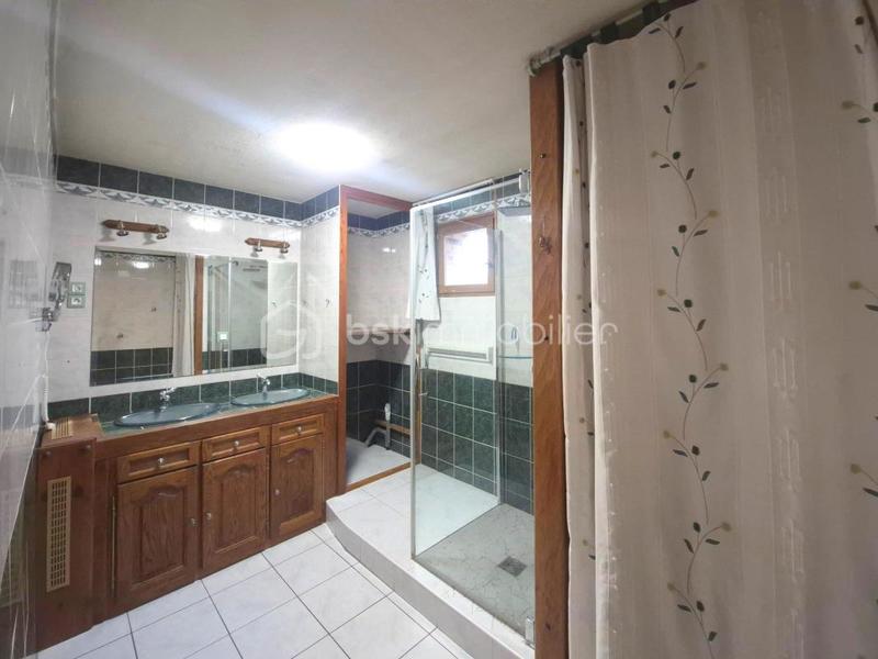 Maison - 96 m² - 5 pièces