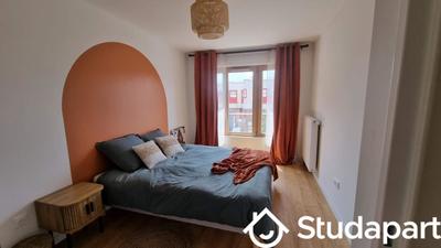 Chambre - 13 m² - 1 pièce