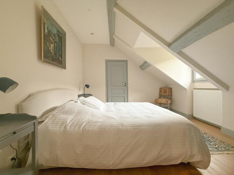 Maison - 280 m² - 10 pièces