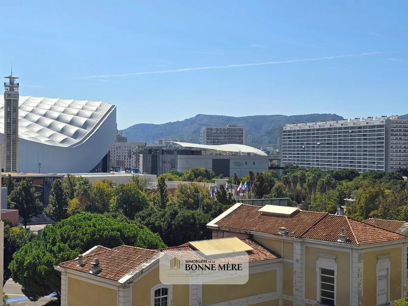 Appartement - 100 m² - 4 pièces