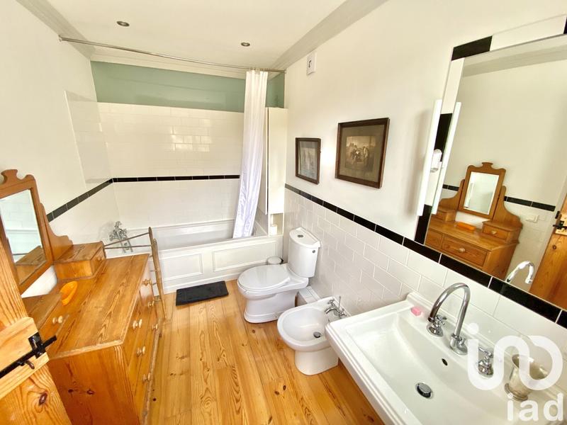 Maison - 215 m² - 7 pièces