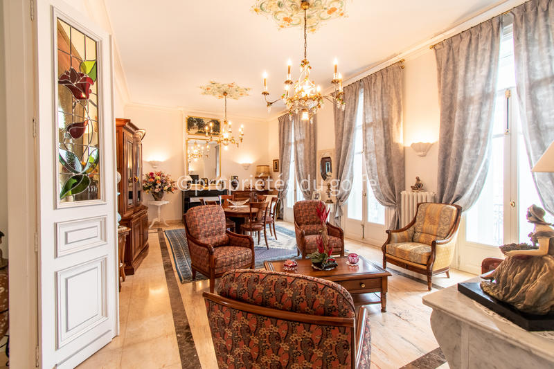 Appartement - 254 m² - 6 pièces