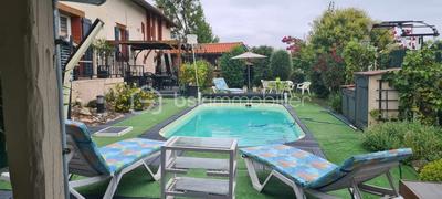 Demeure - 180 m² - 7 pièces